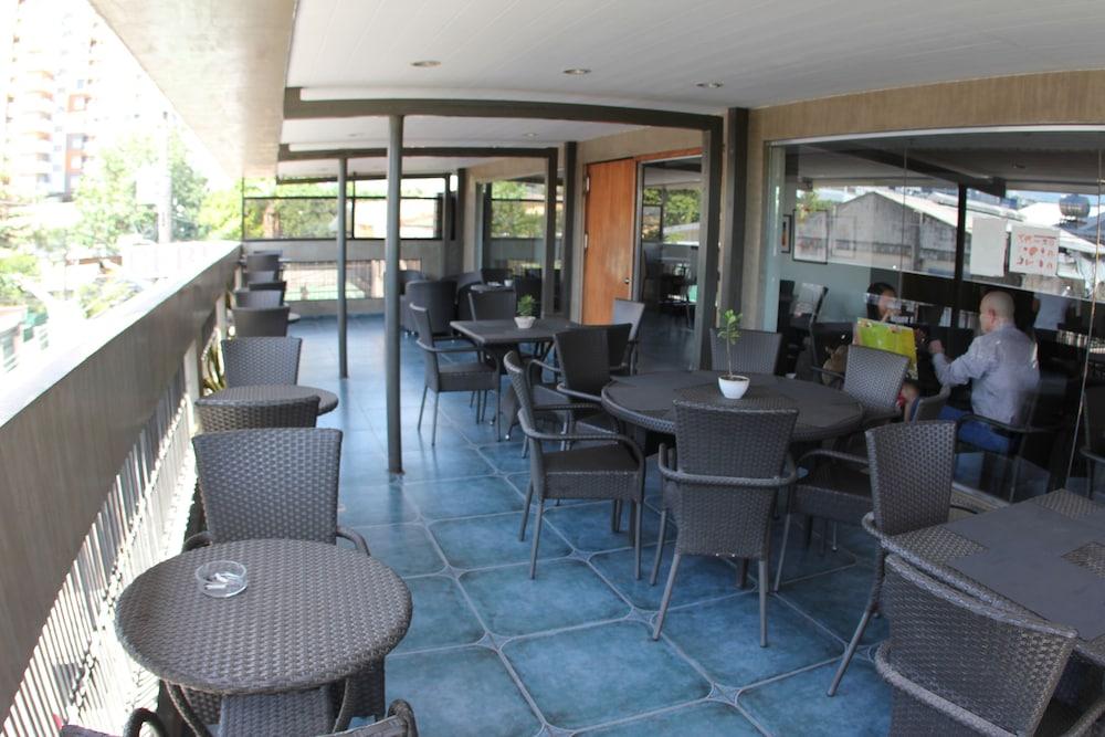 Cebu R Hotel Mabolo Екстер'єр фото