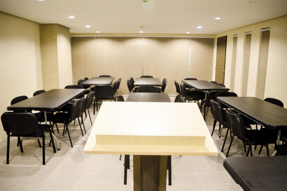 Cebu R Hotel Mabolo Екстер'єр фото