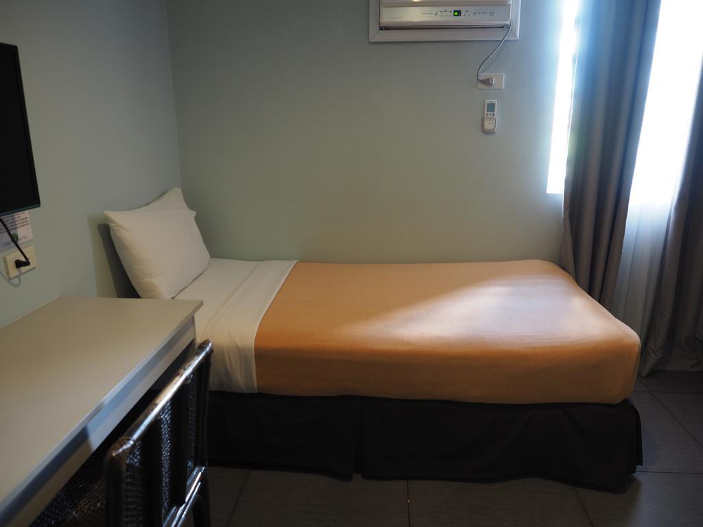 Cebu R Hotel Mabolo Екстер'єр фото