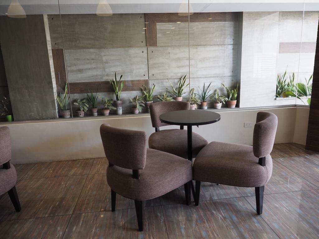 Cebu R Hotel Mabolo Екстер'єр фото