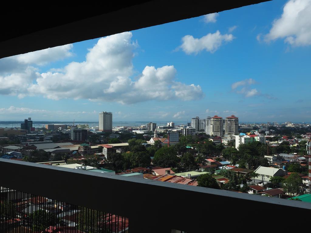 Cebu R Hotel Mabolo Екстер'єр фото