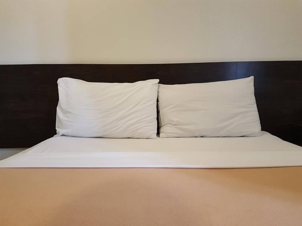 Cebu R Hotel Mabolo Екстер'єр фото
