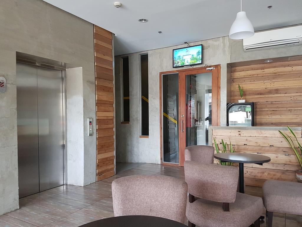 Cebu R Hotel Mabolo Екстер'єр фото