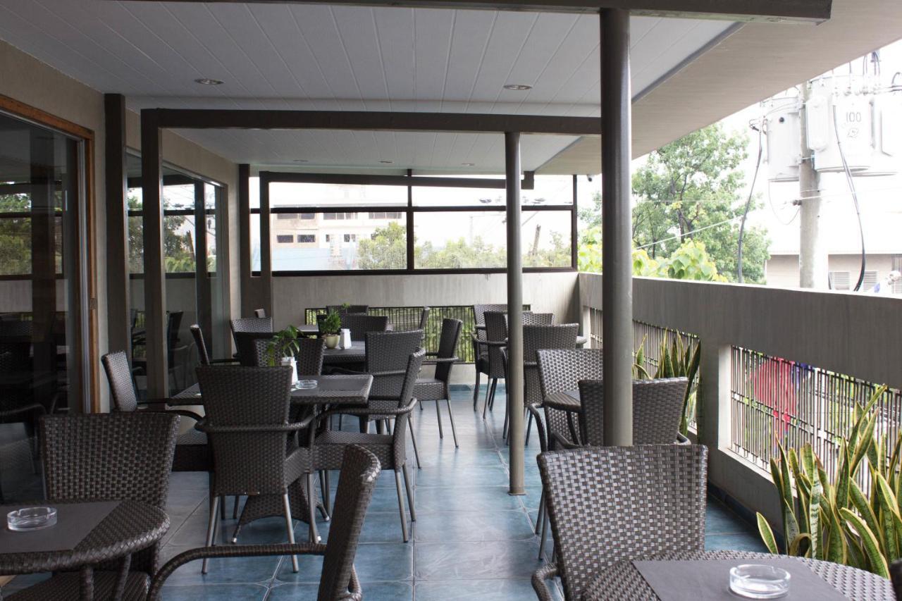 Cebu R Hotel Mabolo Екстер'єр фото